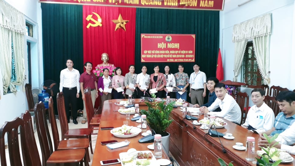 Hội nghị kỷ niệm 91 năm Ngày thành lập hội liên hiệp Phụ nữ Việt Nam 20/10, Công Đoàn UBND Xã Vạn Thắng